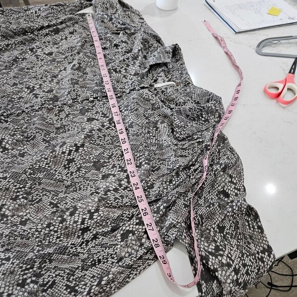 Free People Size Medium Modern Muse Snakeskin Python Detachable Tie Blouse Top - Picture 12 of 12